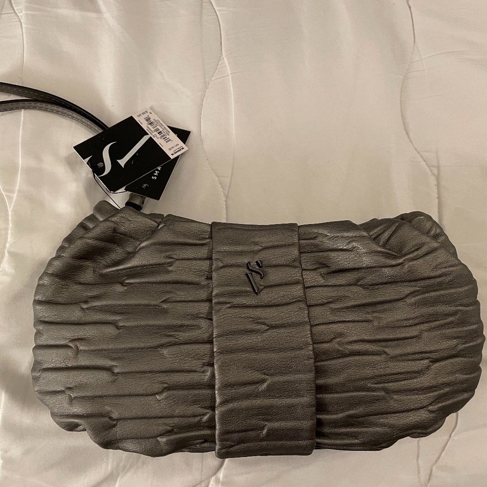 Simple Vera wristlet - new with tags